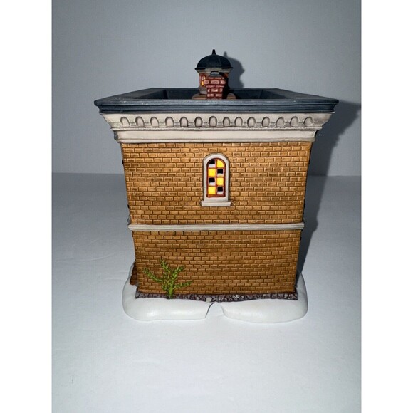 Department 56 “Drummond Bank”  New England Village Retired Christmas 56.56667 - Picture 3 of 10